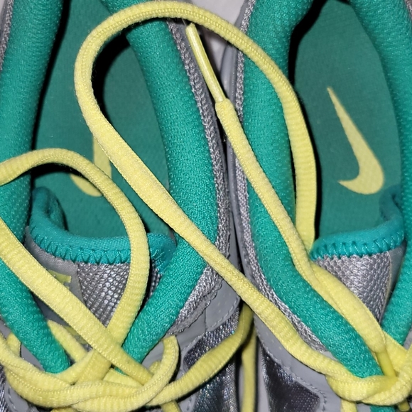 Nike - Picture 4 of 5